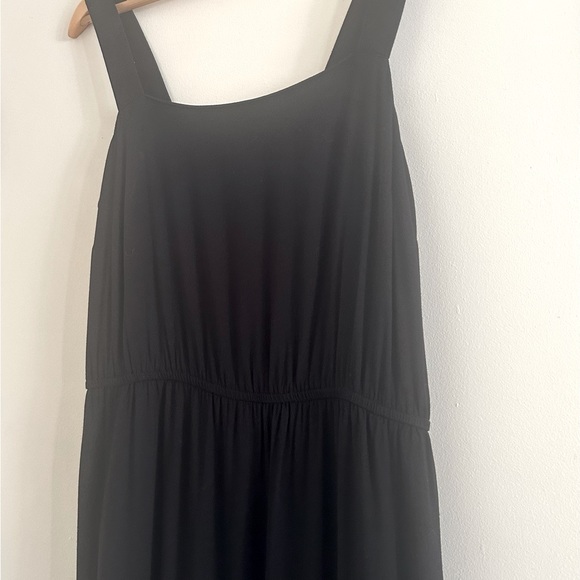 Amazon Essentials Women's Twill Tiered Fit and Flare Dress, Size medium - Picture 8 of 11